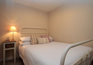 Seaview location in Inverarary, historic cottage within walking distance of town centre, sleeps 4