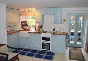 Seaview location in Inverarary, historic cottage within walking distance of town centre, sleeps 4