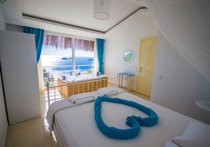 Secluded Honeymoon Villa with Spectacular Sea View