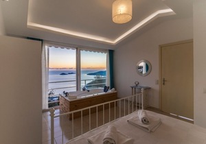 Secluded Honeymoon Villa with Spectacular Sea View