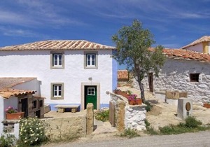 Self catering Aldeia da Mata Pequena, Turismo & Lazer, Lda for 4 people