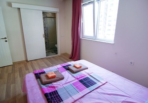 Separate kitchen, 2 Bedroom, 140 mt2. Mountain view.