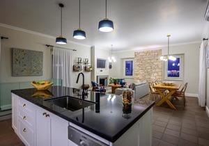 Serenity - Beautiful Newly Renovated Villa Close to Lakka