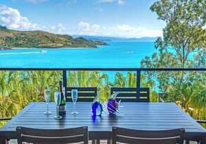Shorelines 03 - Hamilton Island
