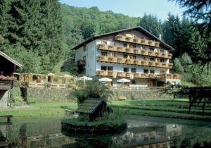 Single Room Shower/WC - Wolffhotel-Outdoorhotel-Restaurant
