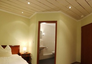Single Standard 4 - Corners. Inn - Westerwald
