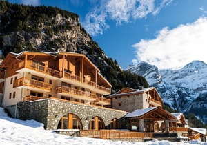 Ski-in/ski-out & foot of the slopes, fitness, swimming pool, tv, ski locker, 58-71m²