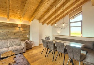 Ski-in Ski-out Chalet Maiskogel 17A - by Alpen Apartments