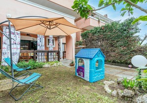 Small cottage with terrace near Anzio.