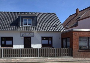 Small double room William Kidd facing the garden