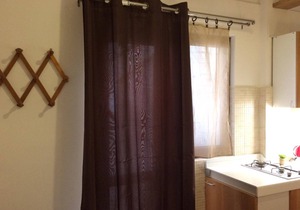 Small studio apartment with kitchenette and pvt bathroom. MISTRAL 2
