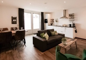 Snug Holiday Home in Den Oever near Seabeach