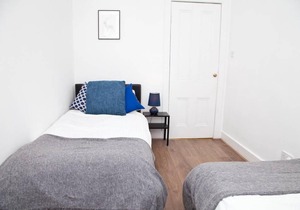 Snug - Logie Baird Apartment