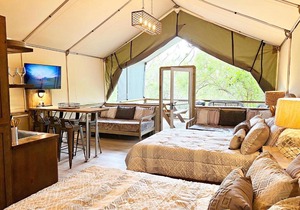 Son's Rio Cibolo Birdhouse Cabin #17 Perfect Place For A Romantic Getaway!
