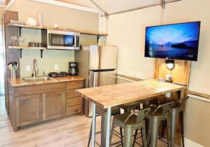 Son's Rio Cibolo Birdhouse Cabin #19 Family Cabin that Sleeps 6 Comfortably!