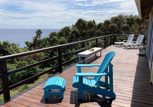 Southshore Waterfront Home, just a short walk to West Bay Beach