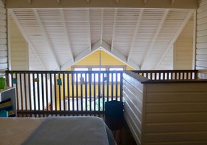 Southshore Waterfront Home, just a short walk to West Bay Beach