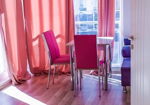 Spacious 2 bedroom apartment with big kitchen and mountain view