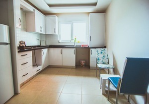 Spacious 2 bedroom apartment with big kitchen and mountain view