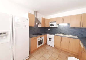 Spacious 4★ T4 Apartment with Wi-Fi & Parking near Ski Slopes in Saint-Lary-Soulan