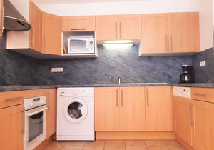 Spacious 4★ T4 Apartment with Wi-Fi & Parking near Ski Slopes in Saint-Lary-Soulan