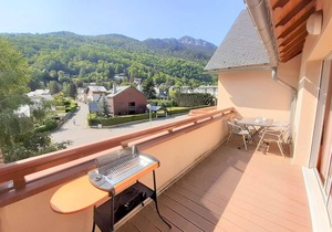 Spacious 4★ T4 Apartment with Wi-Fi & Parking near Ski Slopes in Saint-Lary-Soulan