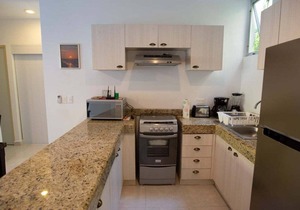 Spacious and private, 1 block from sea, Progreso East