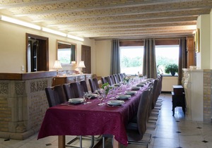 Spacious and well cared-for house with a panoramic view, sauna and a summer pool