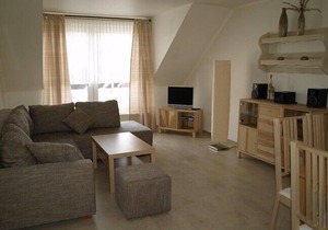 Spacious apartment, 2 bedrooms, quiet central location, 5 minutes to the beach