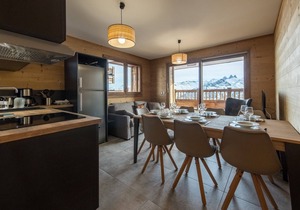 Spacious apartment with south-facing terrace at the foot of the slopes - up to 8 guests
