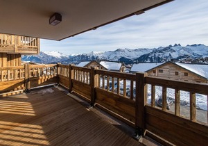 Spacious apartment with south-facing terrace at the foot of the slopes - up to 8 guests