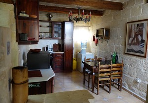 Spacious Apartment- historical character- fascinating views over old town & sea