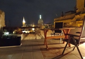 Spacious Apartment- historical character- fascinating views over old town & sea