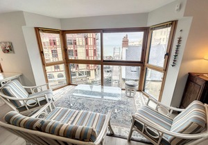 Spacious central duplex with views, 50m from beach, elevator, and WIFI