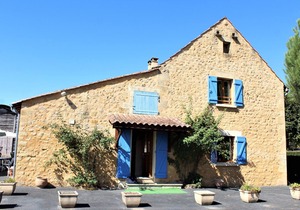 Spacious Country House with Garden, Near Sarlat and Dordogne Sites