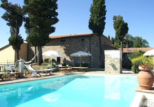 Spacious Holiday Home in Montecarelli with Pool