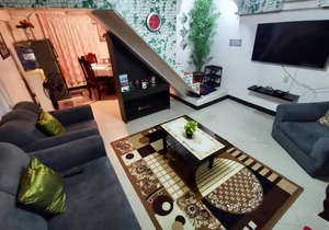 Spacious Vacation House or Room Only, Olongapo city center.