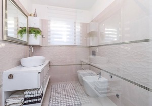 Spend a dream vacation in this exceptionally beautiful vacation home with a beautifully landscaped g
