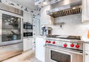 Spring Lake Luxury - Saltwater Pool & Outdoor Sauna - close to North End Beach