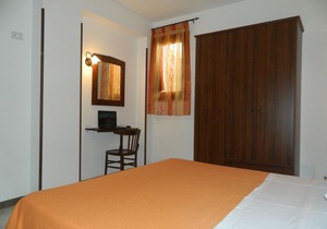 SPRING LOW-COST, near San Vito, villa with Sea View ........