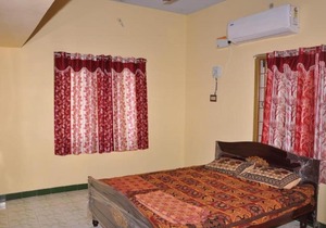 Srinivasa service apartment