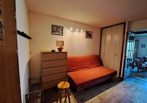 Standard apartment with balcony, parking, and elevator in Albiez-Montrond