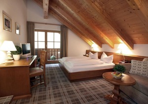 Standard Double Room with Balcony - Hotel Blaue Gams