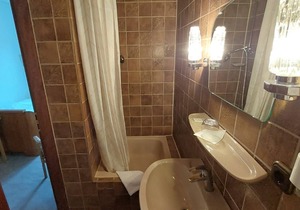 Standard room two beds no. 25 - Goldner Engel, Restaurant - Hotel -