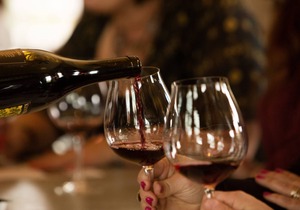 Stay & Play Winery Loft #2 in Historic Downtown Carlton