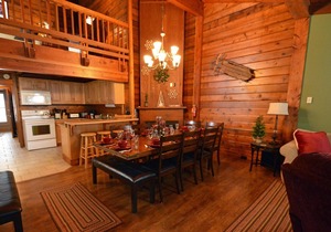 Stemwinder #2: 4 Bedrooms, 3 Full Baths: Slope Side, Heated Outdoor Hot Tub.