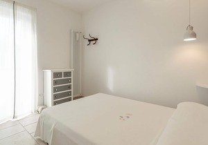 Step into a renovated vacation home built in 1800, located in a small coastal town 150 m from the ro