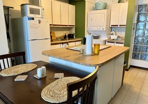 Steps from the Beach - Quiet Condo