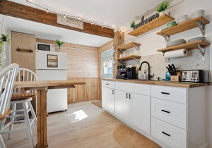 Steps to Beach | Updated Kitchen | Pat's Porch