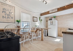 Steps to Beach | Updated Kitchen | Pat's Porch